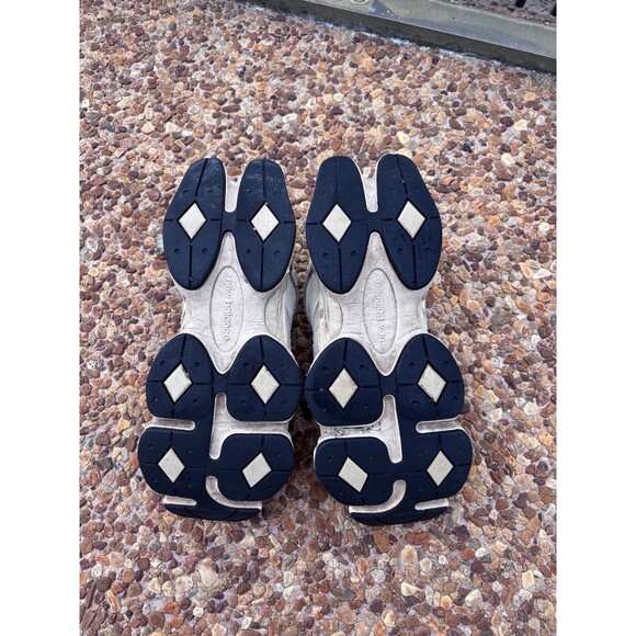 New Balance 9060 - Picture 3 of 5